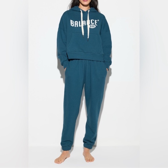 Spiritual GangsterBalance Olsen Cropped Hoodie New With Tags$88 $149